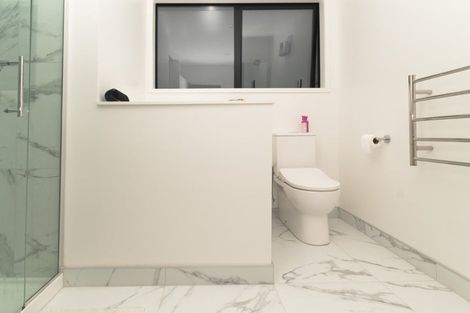 Photo of property in 2/24 Yeovil Road, Te Atatu Peninsula, Auckland, 0610