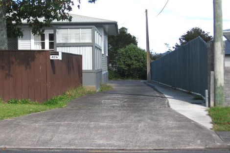 Photo of property in 2/42 Strid Road, Te Atatu South, Auckland, 0610