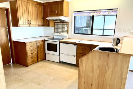 Photo of property in 1/13 Target Road, Totara Vale, Auckland, 0629