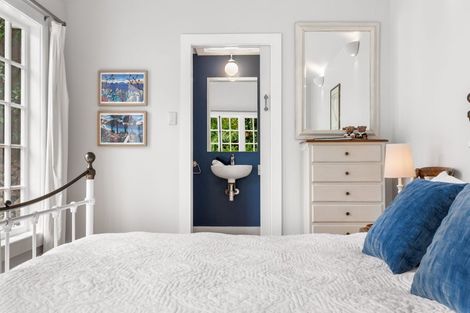 Photo of property in 23 Ewen Alison Avenue, Devonport, Auckland, 0624