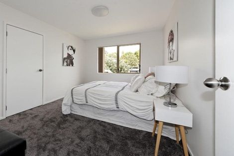Photo of property in 39 Zefiro Drive, Massey, Auckland, 0614