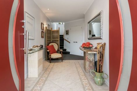 Photo of property in 2/3 Colmar Road, Mellons Bay, Auckland, 2014