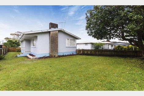 Photo of property in 67 Cobham Crescent, Kelston, Auckland, 0602