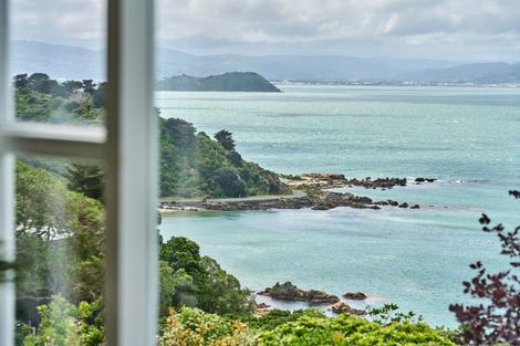 Photo of property in 134 Nevay Road, Karaka Bays, Wellington, 6022