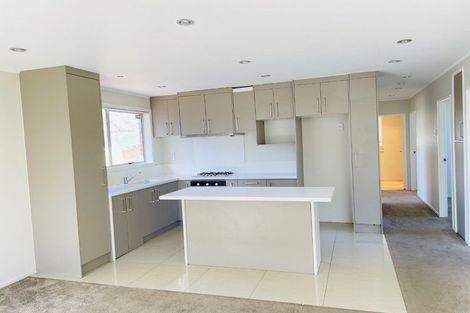 Photo of property in 16 Nan Place, Pakuranga Heights, Auckland, 2010