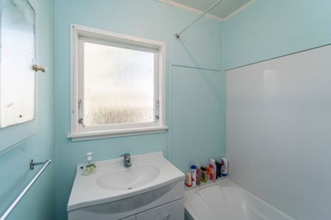 Photo of property in 15 Hardie Grove, Featherston, 5710