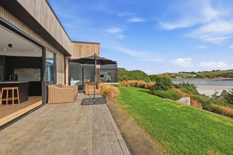 Photo of property in 1371 Taieri Mouth Road, Taieri Mouth, 9091