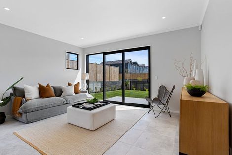 Photo of property in 29 Cambie Avenue, Red Beach, 0932