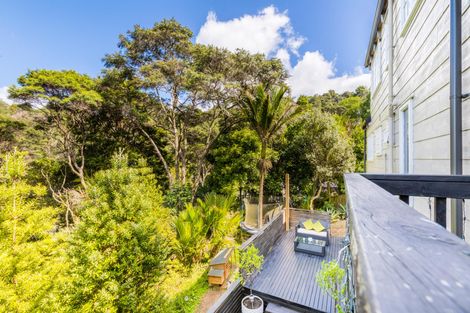 Photo of property in 33 Warner Park Avenue, Laingholm, Auckland, 0604