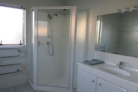 Photo of property in Heritage Estate, 4/11 Harrison Road, Mount Wellington, Auckland, 1060