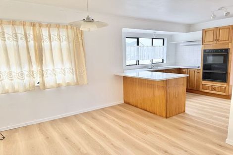 Photo of property in 149 Botany Road, Botany Downs, Auckland, 2010