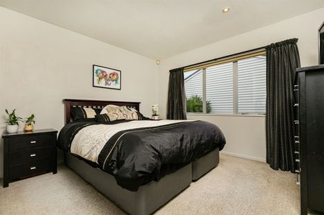 Photo of property in 48 Makora Road, Massey, Auckland, 0614