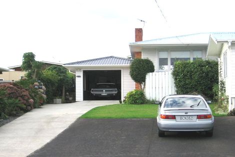 Photo of property in 1/15 Adriatic Avenue, Henderson, Auckland, 0612