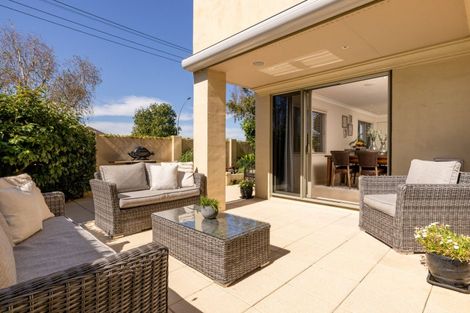 Photo of property in 19 Edgecumbe Road, Tauranga, 3110