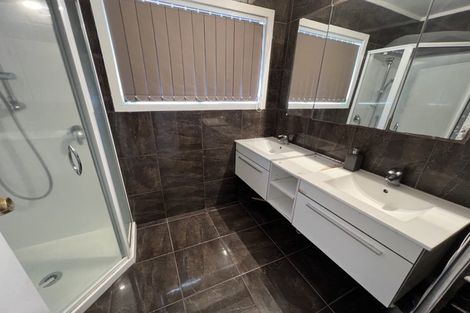 Photo of property in 2/7 Pax Avenue, Forrest Hill, Auckland, 0620