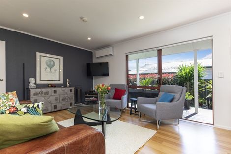 Photo of property in 119a Bolton Street, Blockhouse Bay, Auckland, 0600