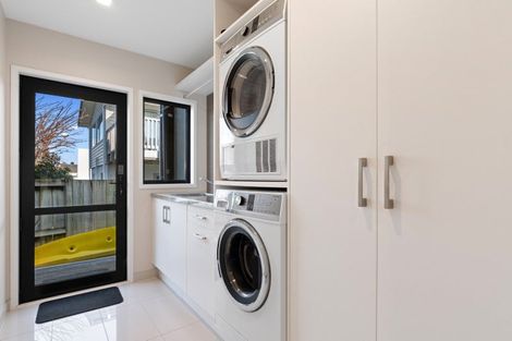 Photo of property in 3 Pine Avenue, Otumoetai, Tauranga, 3110