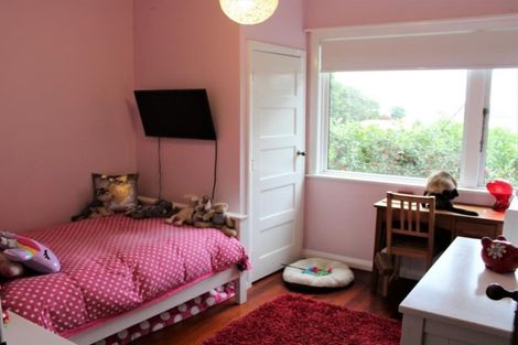 Photo of property in 51 Beacon Hill Road, Strathmore Park, Wellington, 6022