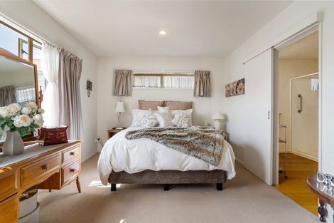 Photo of property in Lakeview Terrace, 1/14 Ambrico Place, New Lynn, Auckland, 0600