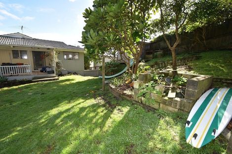 Photo of property in 24 Domain Crescent, Muriwai, Waimauku, 0881