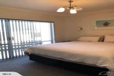 Photo of property in 82 Tukapa Street, Westown, New Plymouth, 4310