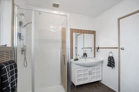 Photo of property in 1/19 Liam Place, Half Moon Bay, Auckland, 2012