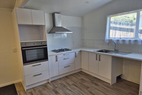 Photo of property in 15 Vina Place, Massey, Auckland, 0614