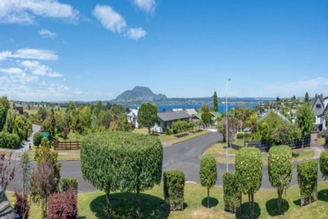 Photo of property in 2 Cherry Lane, Acacia Bay, Taupo, 3330