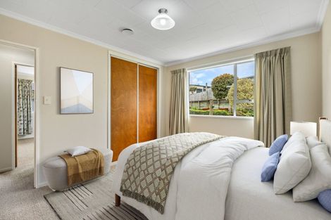 Photo of property in 10 Kilgour Street, Waihola, Milton, 9073