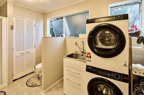 Photo of property in 1/102 Sutherland Road, Melrose, Wellington, 6023