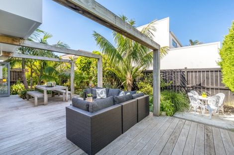 Photo of property in 8 The Parade, Bucklands Beach, Auckland, 2012