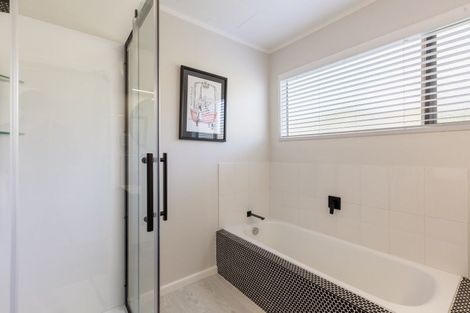 Photo of property in 33 Seddon Street, Waikanae, 5036