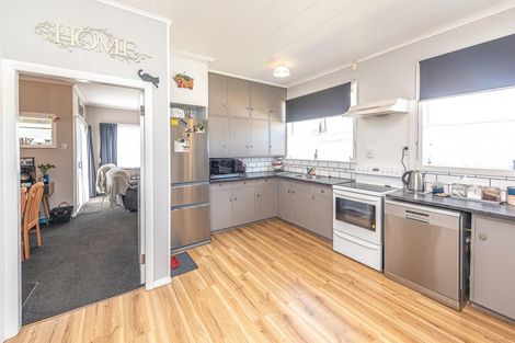 Photo of property in 27 Roberts Avenue, Aramoho, Whanganui, 4500