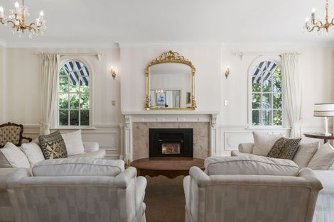 Photo of property in 122 Straven Road, Fendalton, Christchurch, 8014