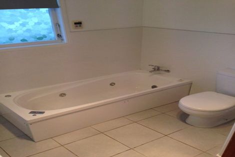 Photo of property in 18 Wells Road, Bucklands Beach, Auckland, 2012