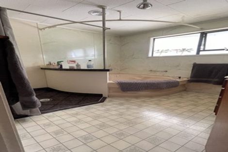 Photo of property in 10 Mildmay Road, Henderson, Auckland, 0610