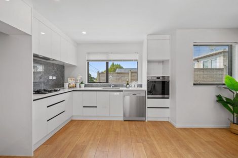 Photo of property in 1b Valron Road, Te Atatu South, Auckland, 0602
