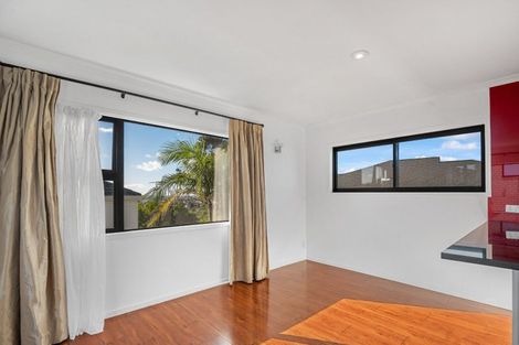 Photo of property in 103 Golf Road, New Lynn, Auckland, 0600