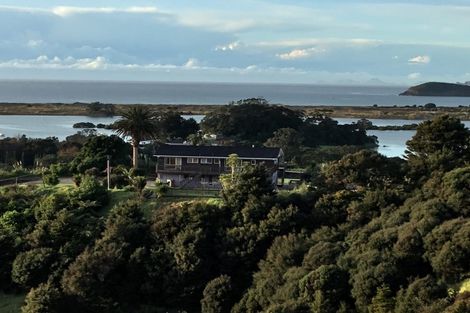 Photo of property in 21 Kakariki Road, Ngunguru, Whangarei, 0173