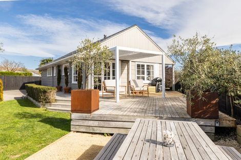 Photo of property in 9 Breadalbane Road, Havelock North, 4130