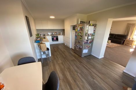 Photo of property in 927 East Coast Road, Northcross, Auckland, 0632