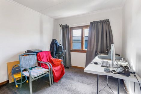 Photo of property in 12 Mccaughan Street, Browns, Winton, 9781