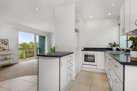 Photo of property in 24 Point Street, Raglan, 3225