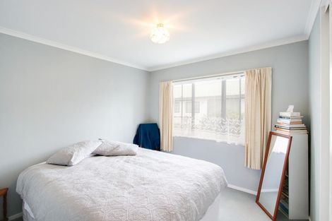 Photo of property in 1/2 Spriggs Crescent, Greenmeadows, Napier, 4112