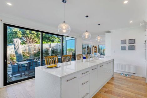 Photo of property in 8 The Track, Plimmerton, Porirua, 5026