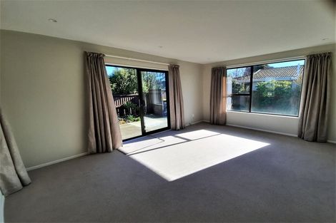 Photo of property in 2/115 Prestons Road, Redwood, Christchurch, 8051
