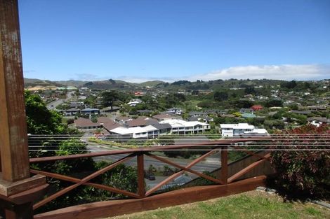 Photo of property in 25 Molyneux Close, Whitby, Porirua, 5024