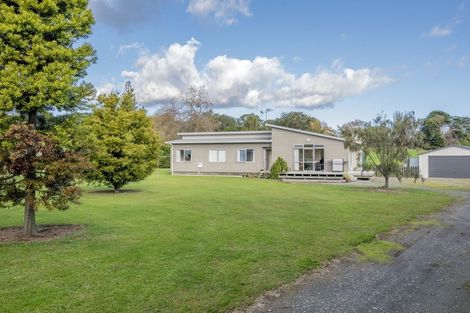 Photo of property in 37a Waikawa Beach Road, Manakau, Levin, 5573