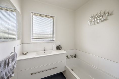 Photo of property in 47a Church Road, Taradale, Napier, 4112