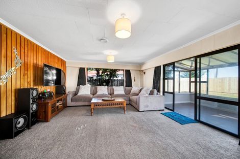 Photo of property in 27 Gore Street, Normanby, Hawera, 4614